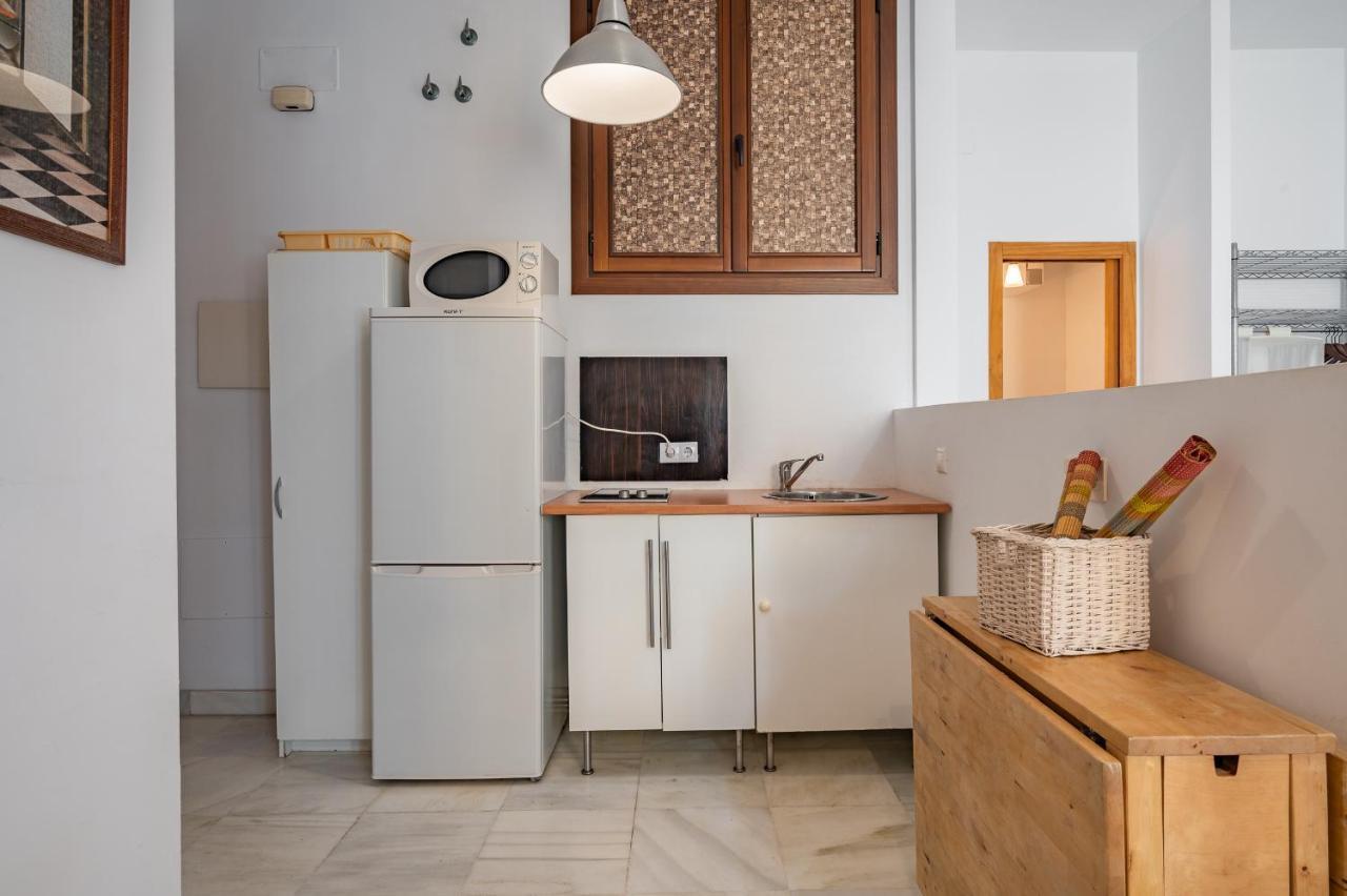 Dona Elvira Carreteria Apartment Malaga Luaran gambar