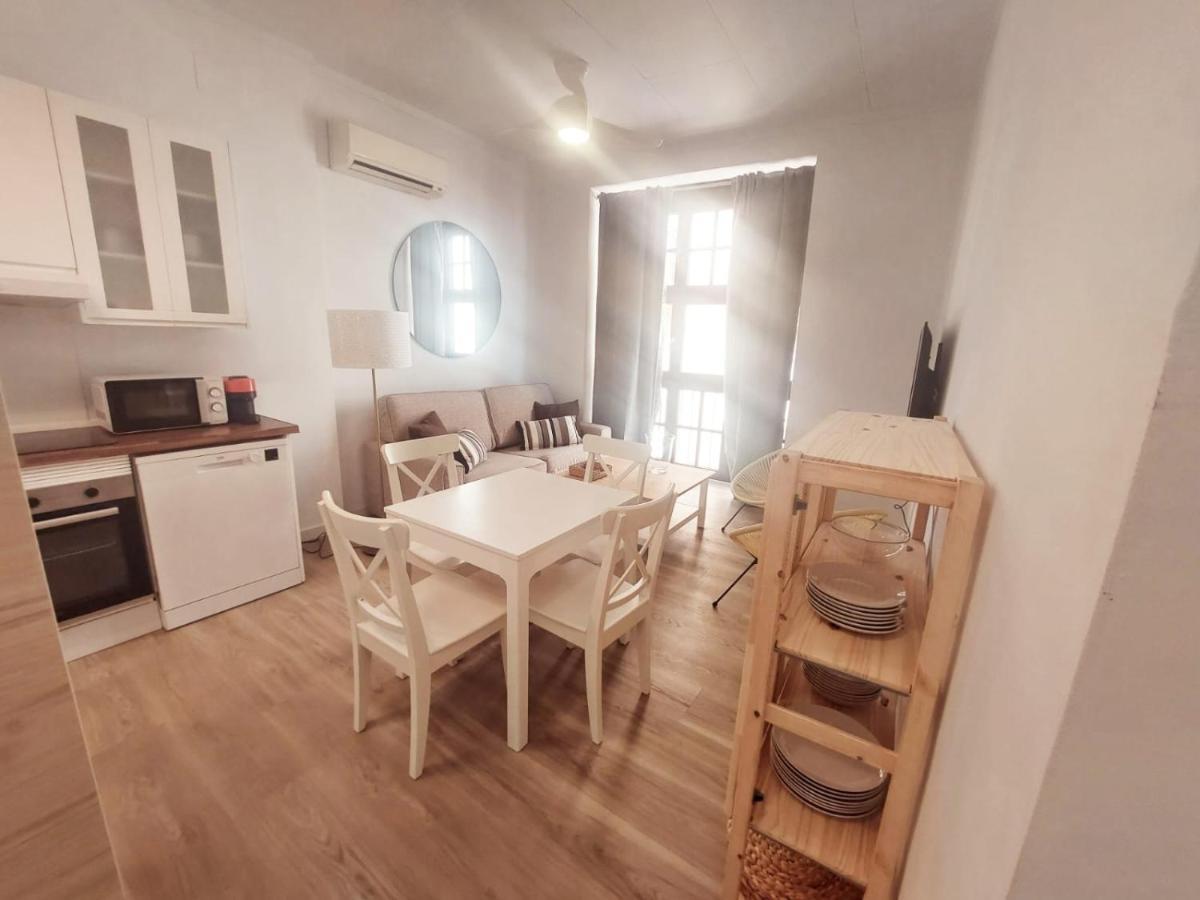 Dona Elvira Carreteria Apartment Malaga Luaran gambar