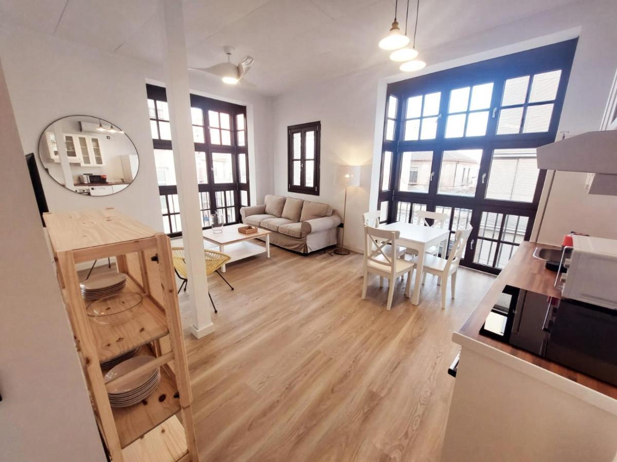 Dona Elvira Carreteria Apartment Malaga Luaran gambar