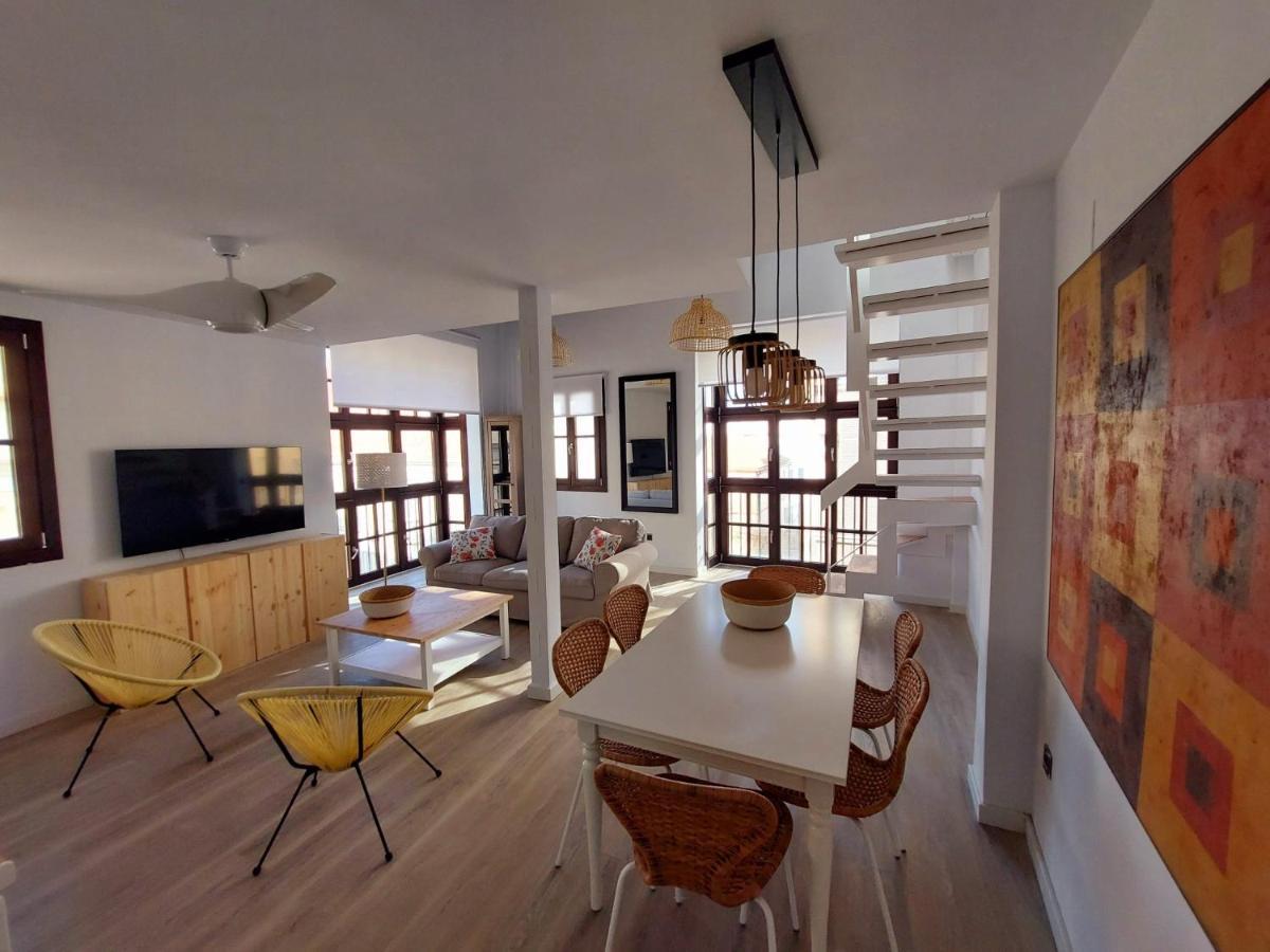Dona Elvira Carreteria Apartment Malaga Luaran gambar