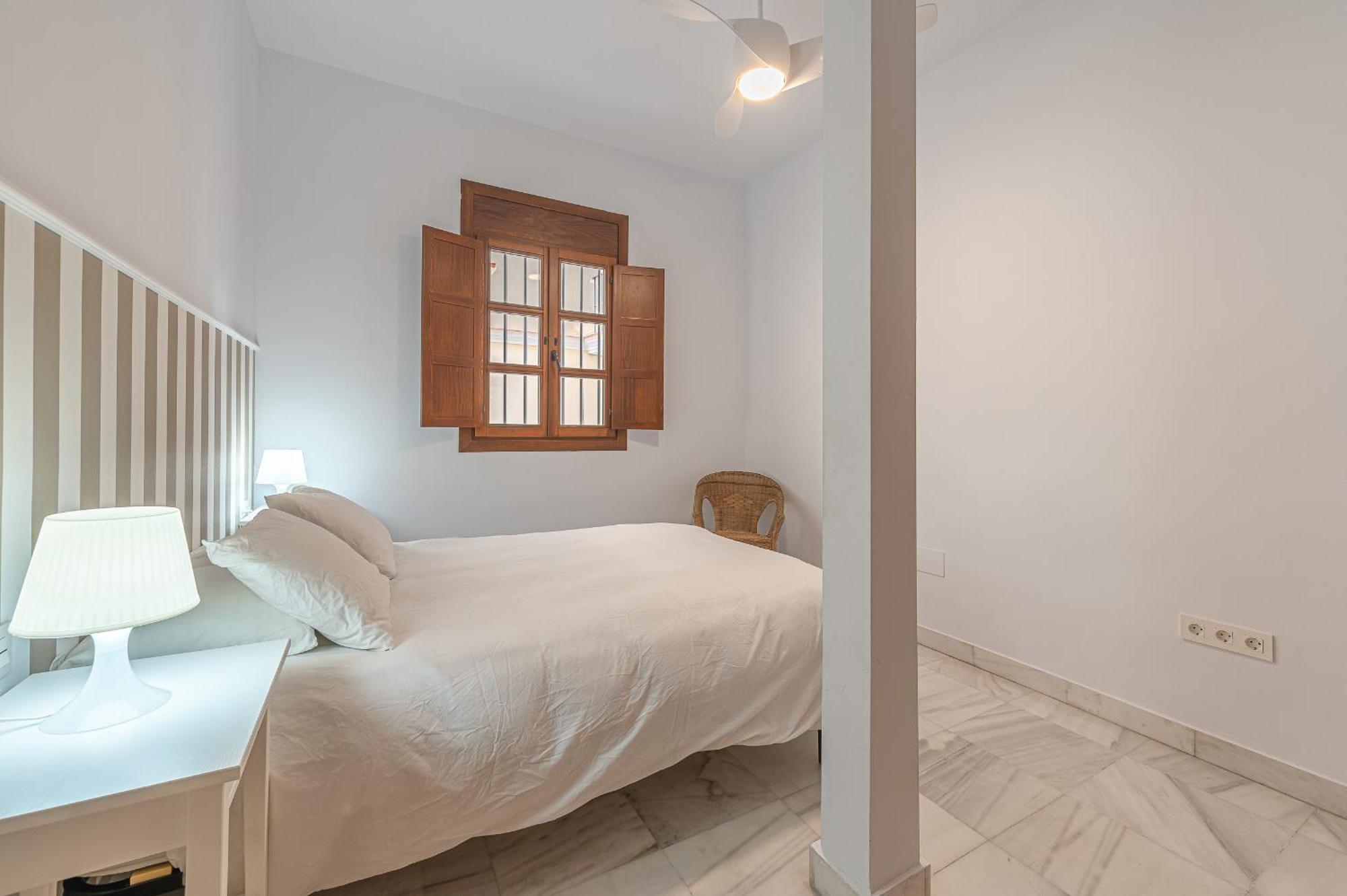 Dona Elvira Carreteria Apartment Malaga Luaran gambar