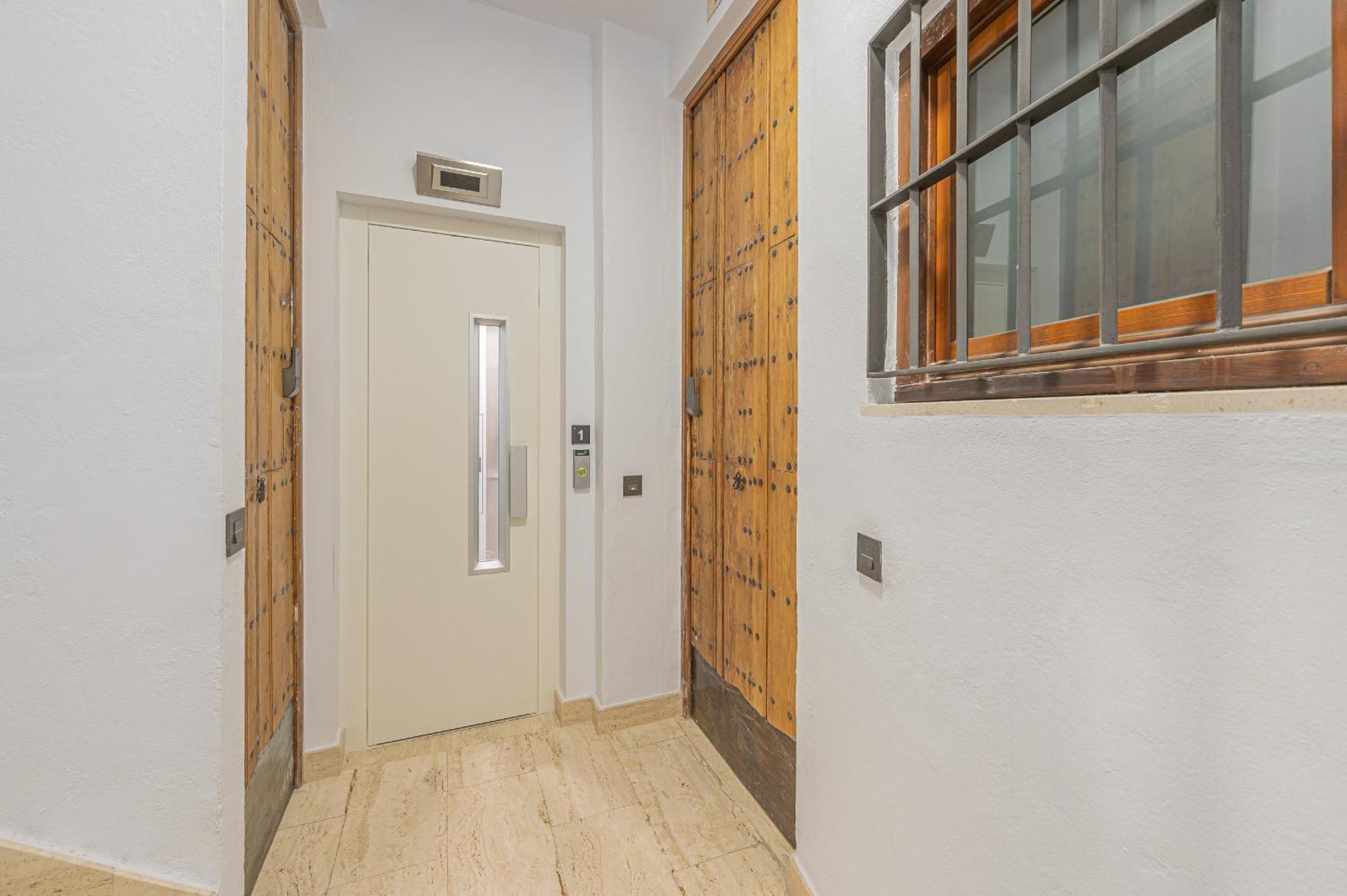 Dona Elvira Carreteria Apartment Malaga Luaran gambar