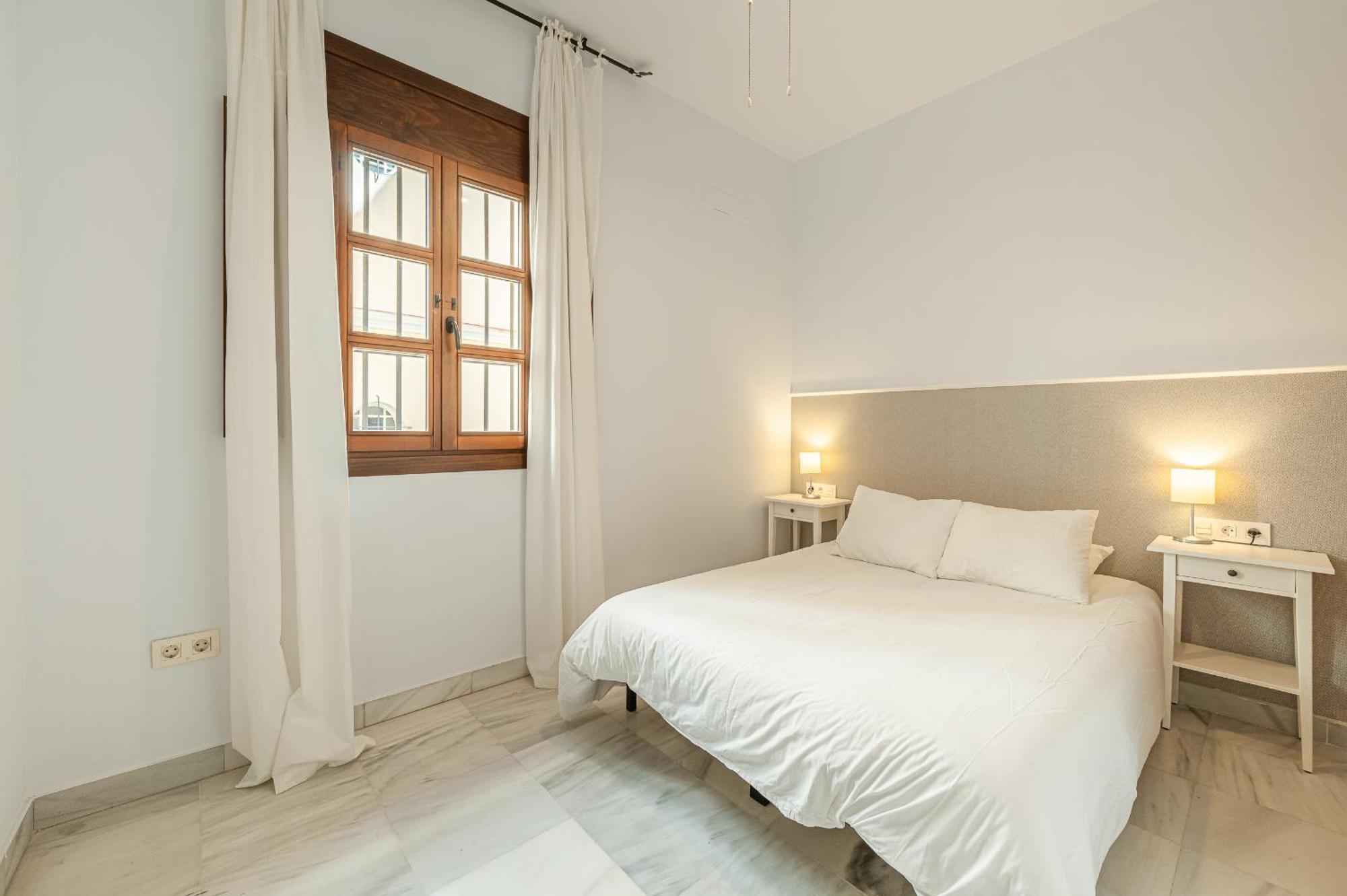 Dona Elvira Carreteria Apartment Malaga Luaran gambar