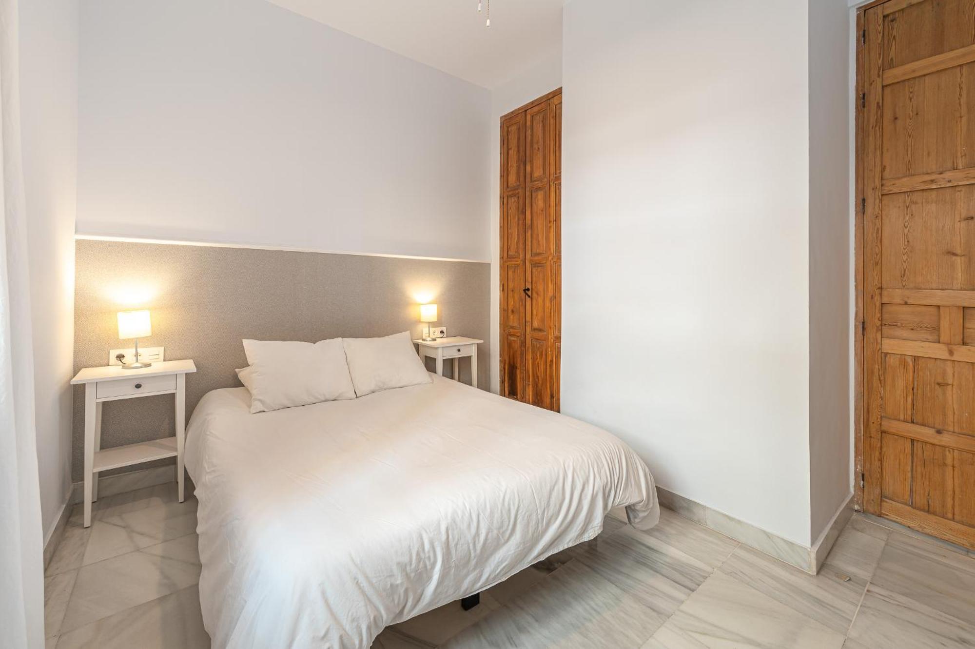 Dona Elvira Carreteria Apartment Malaga Luaran gambar
